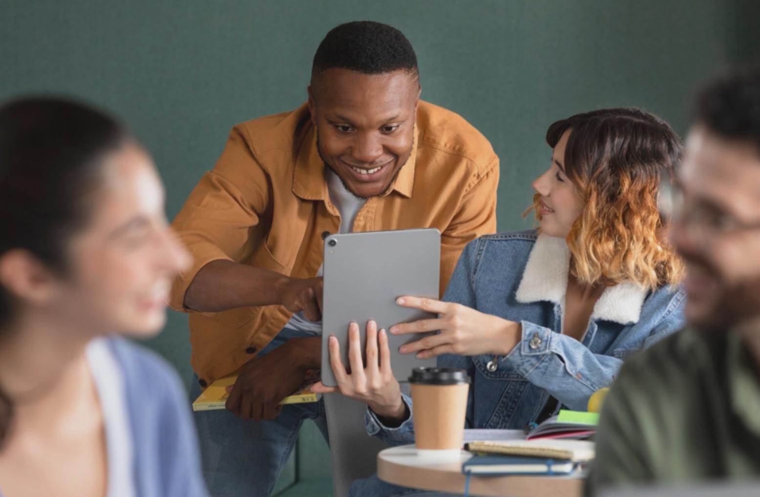 Analyse approfondie de portefeuille d'investissement avec graphiques et données